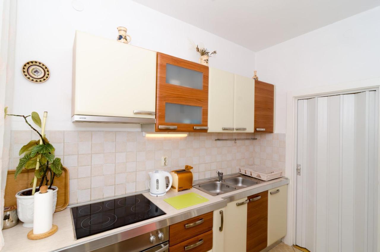 Apartment Red Orange ดูบรอฟนิก ภายนอก รูปภาพ