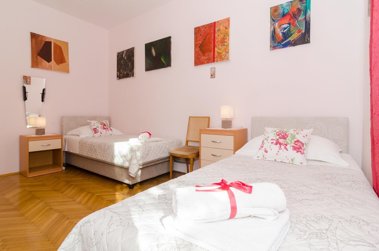 Apartment Red Orange ดูบรอฟนิก ภายนอก รูปภาพ